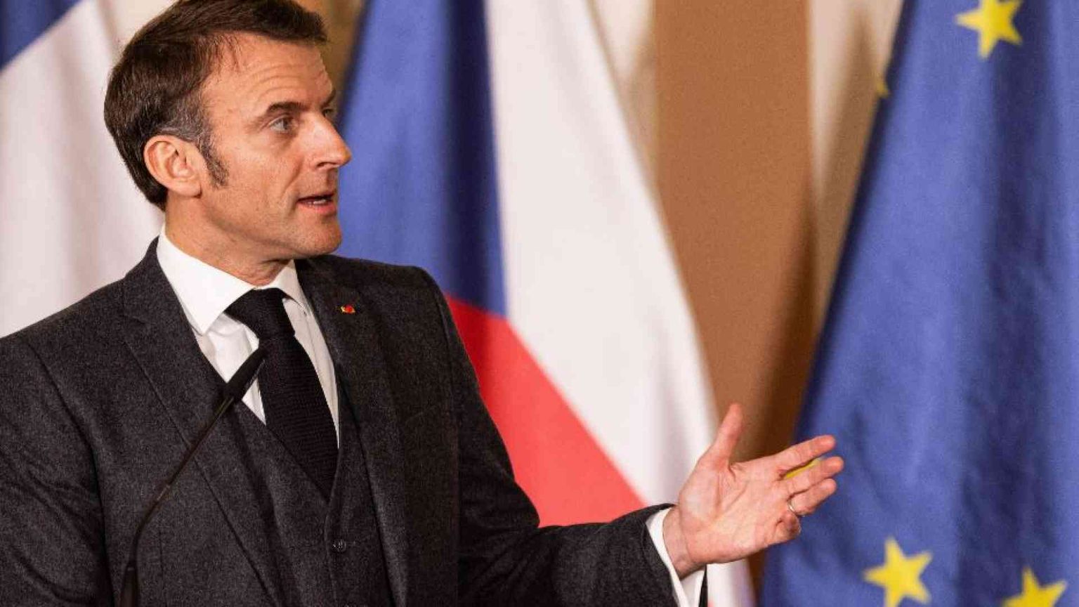 Dopo la “libertà di abortire” il suicidio assistito? Macron non si ferma