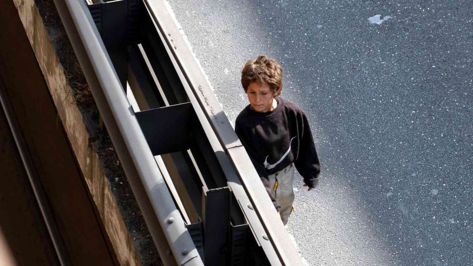 Il dramma dei minori stranieri soli: «Scomparsi 11.810 ragazzi»