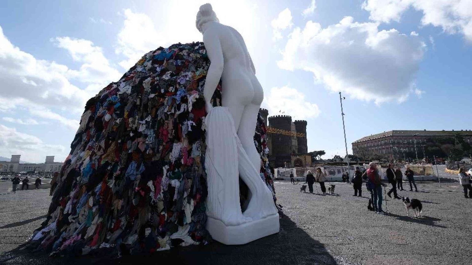 Dopo l'incendio Napoli ritrova la sua Venere degli stracci