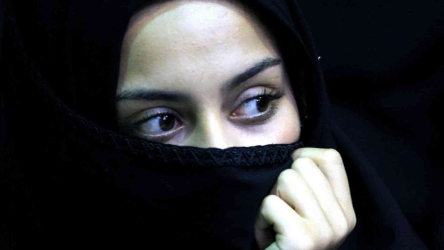 Amnesty: In Iran nuova stretta sul velo per le donne