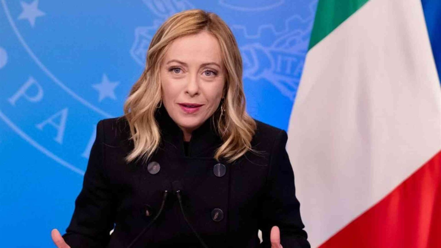 Meloni chiama in causa De Benedetti e il Pd