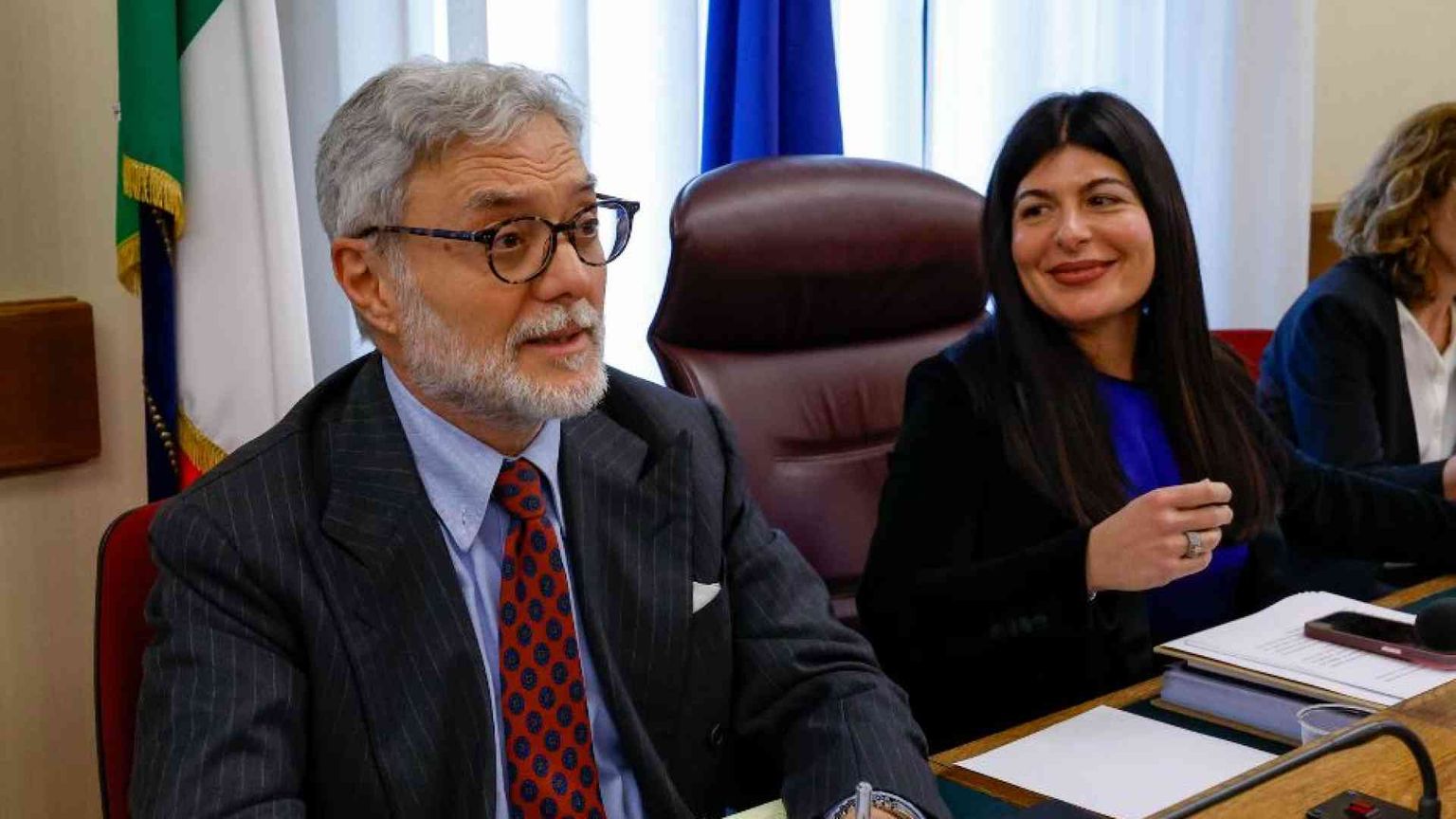 Dossier, «il finanziere non agì solo». Gravina indagato per autoriciclaggio