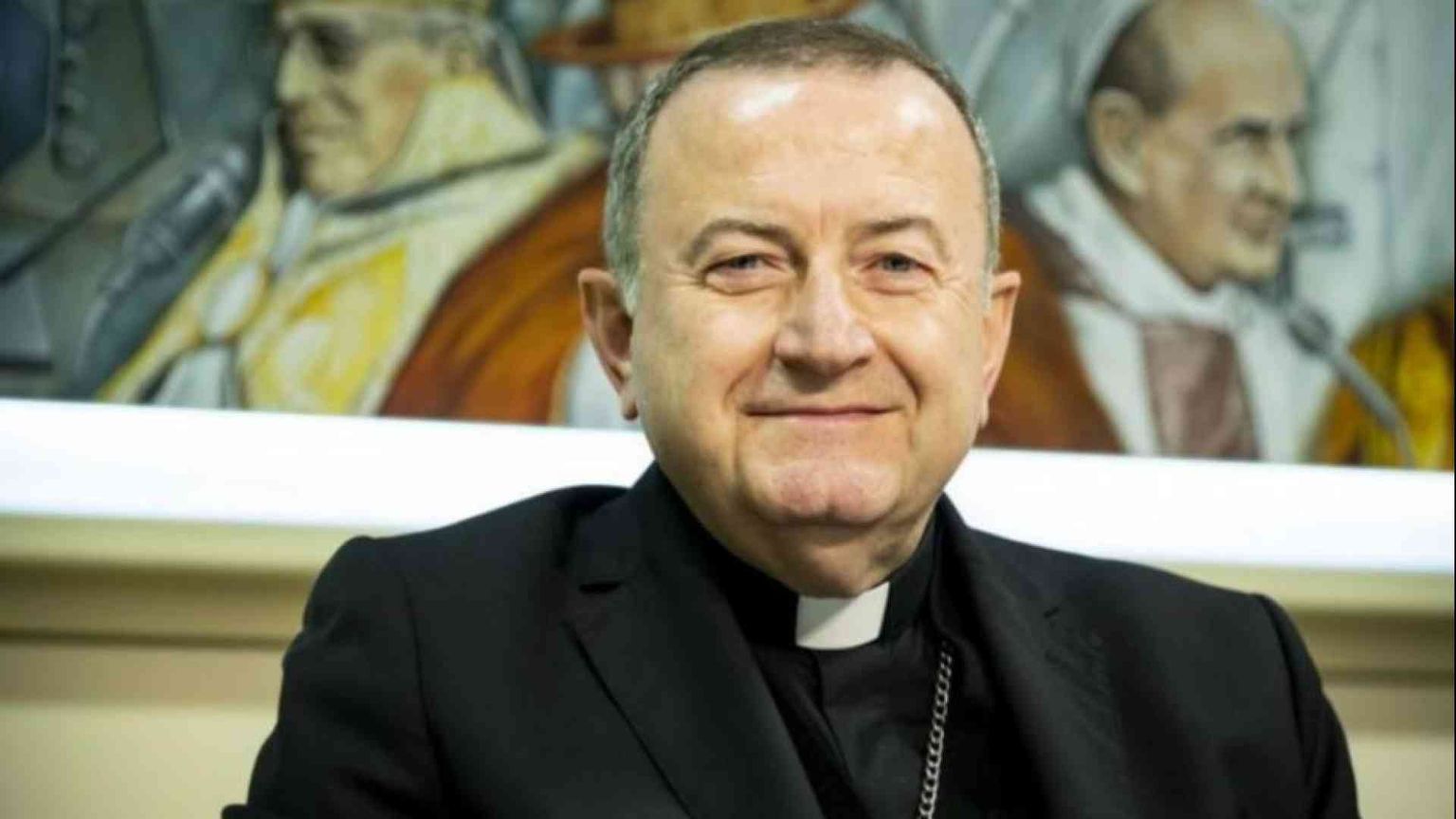 L'arcivescovo Ghizzoni: «Con le vittime degli abusi, sempre»