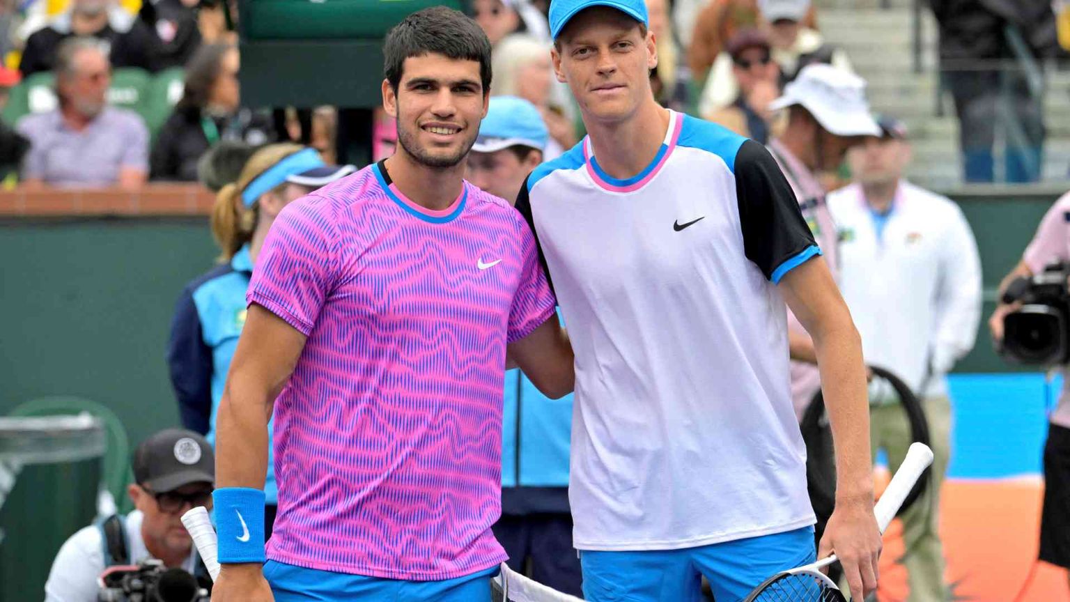 Sinner illude, ma Alcaraz rimonta e vince