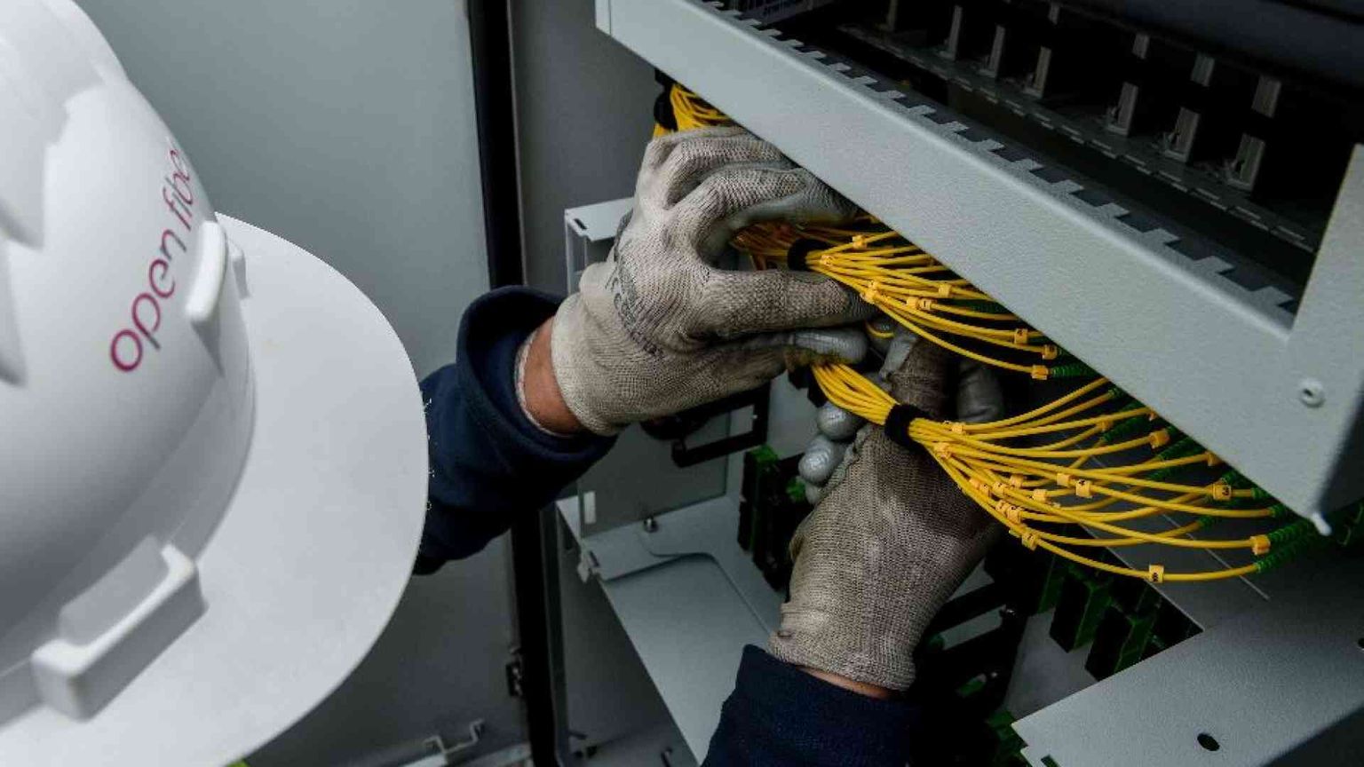 La copertura della fibra ottica sale al 60% in Italia in 5 anni