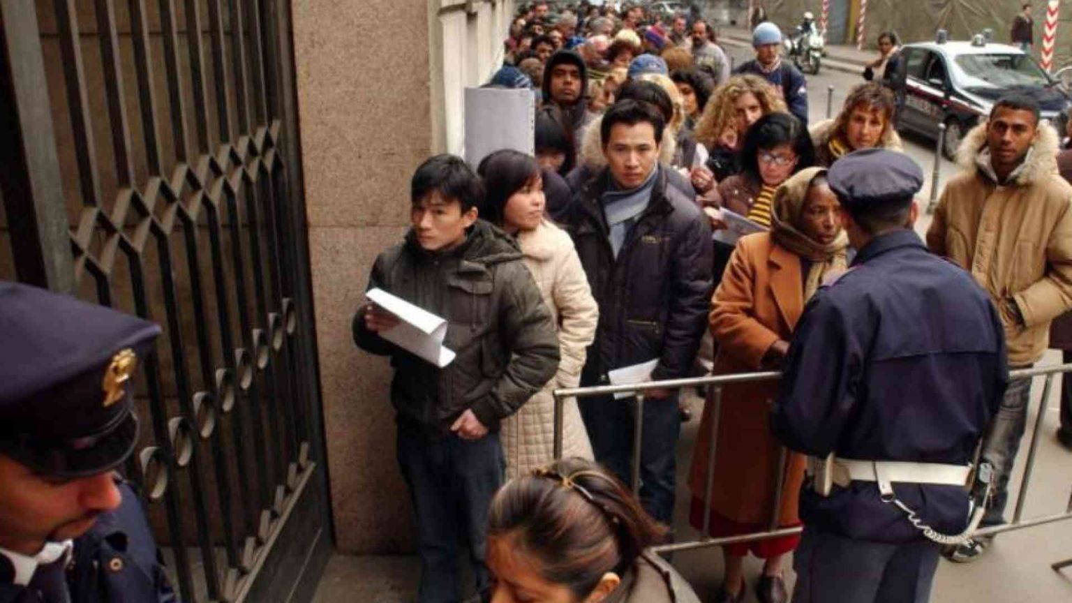 Cittadinanza, è record di acquisizioni. «Ma per ottenerla servono 15 anni»