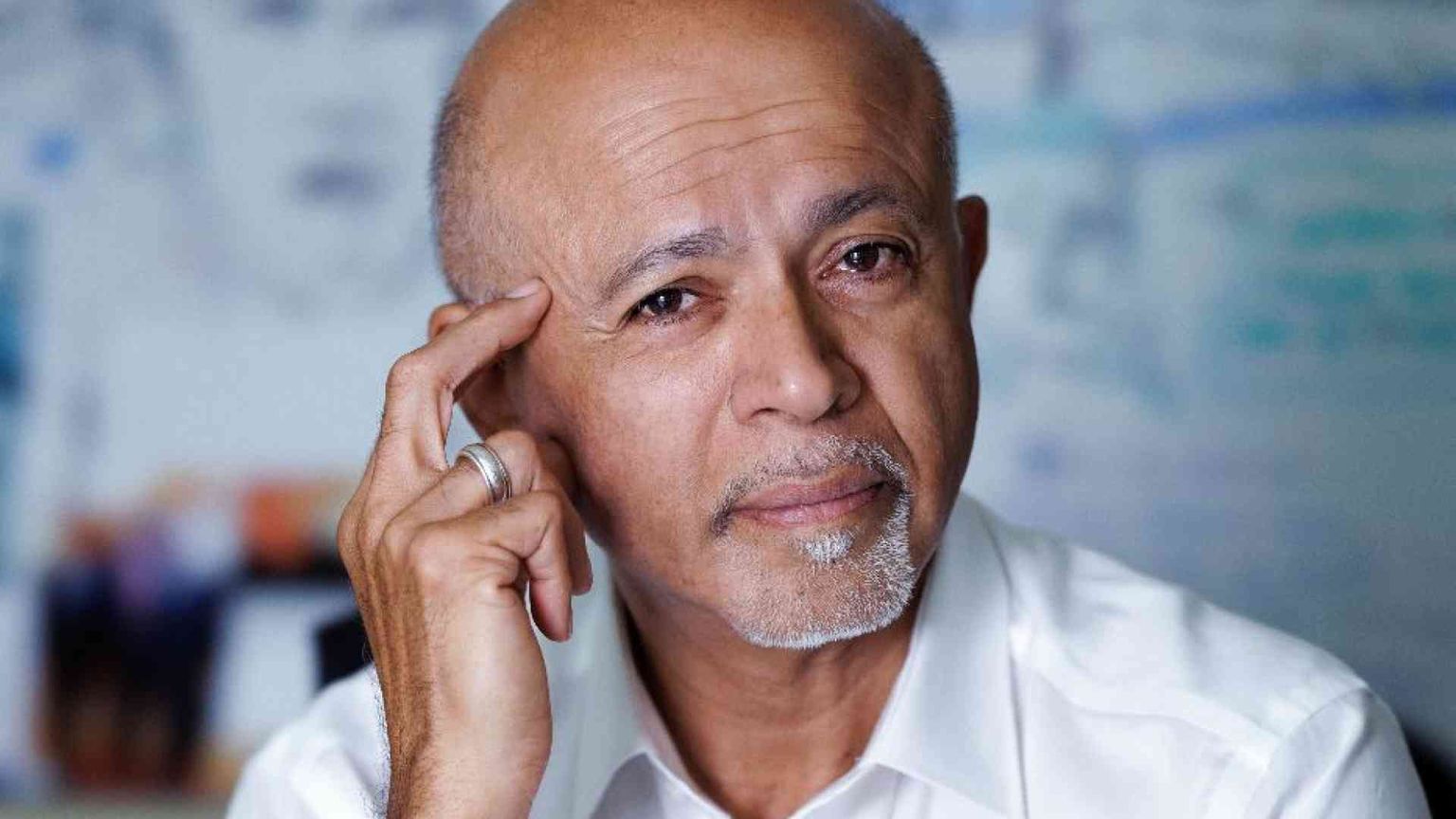Abraham Verghese: «Il medico cura l'umano prima che l'uomo»