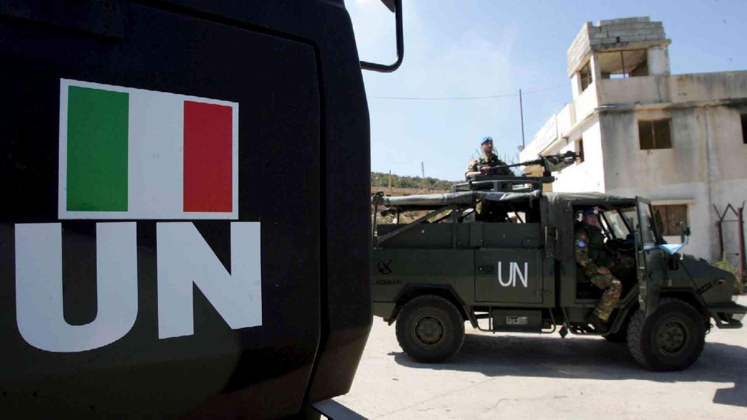 Meloni: «In prima linea contro l'escalation». Più militari in Libano