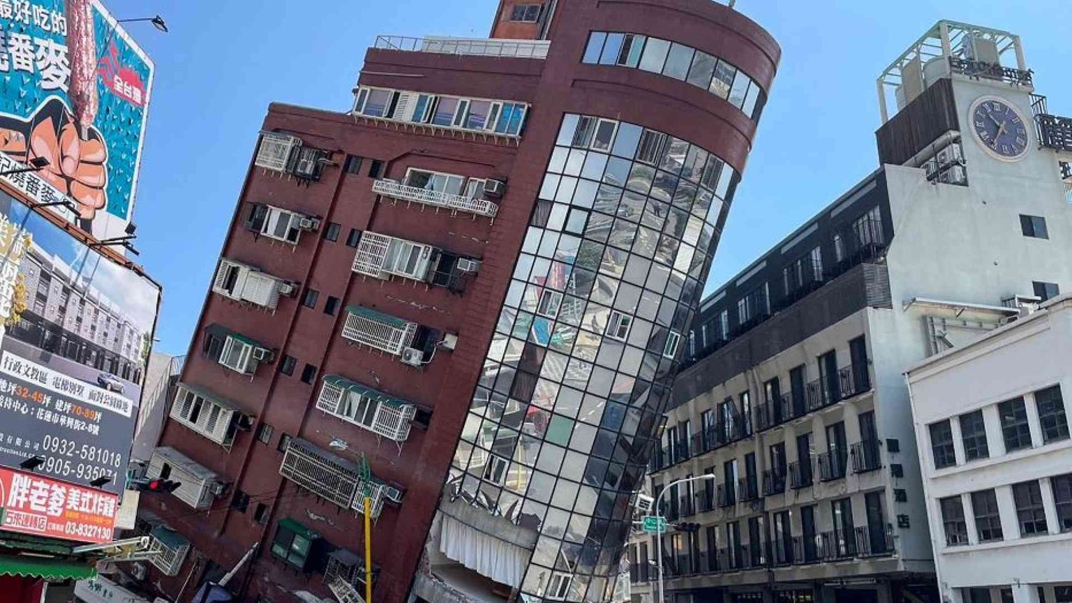 Terremoto di magnitudo 7.4 a Taiwan, morti e feriti sotto le macerie