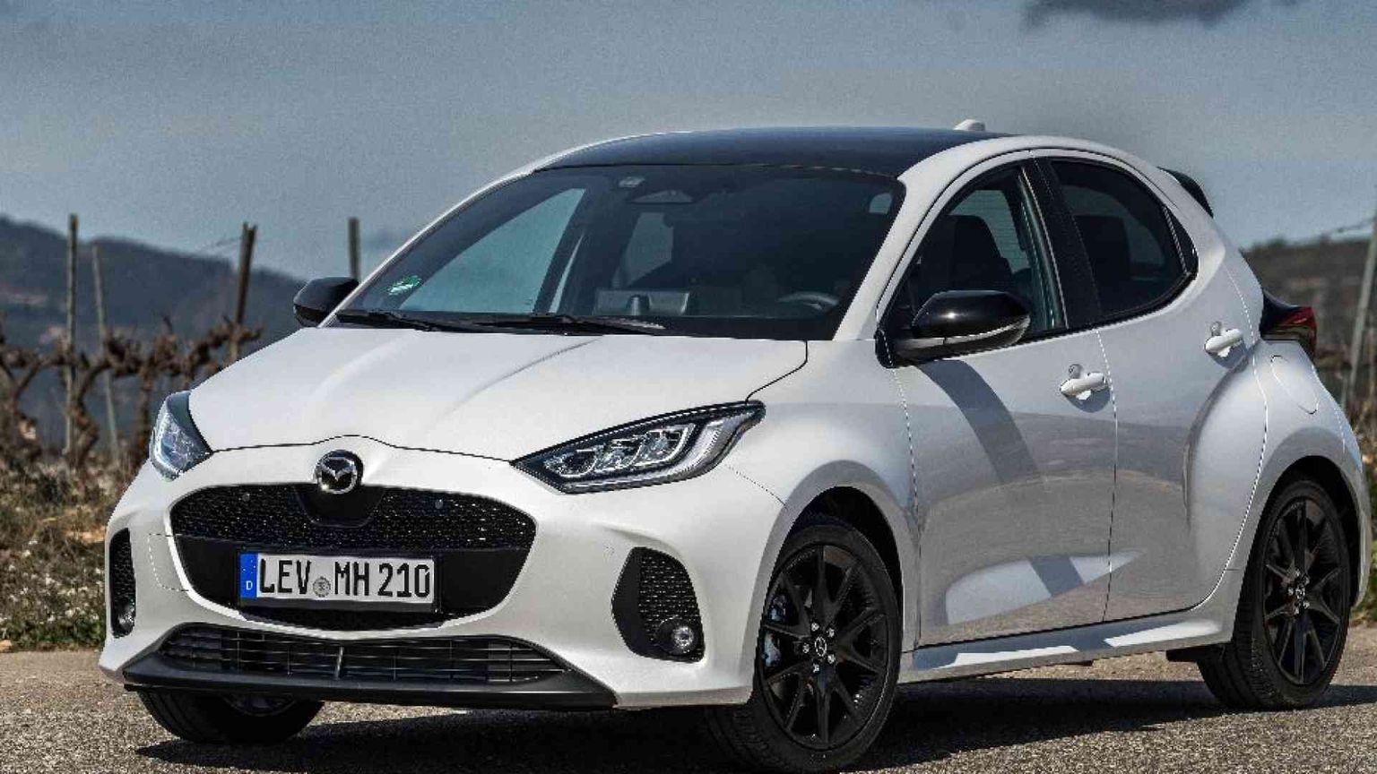 Mazda 2, la piccola intelligente è quasi astemia