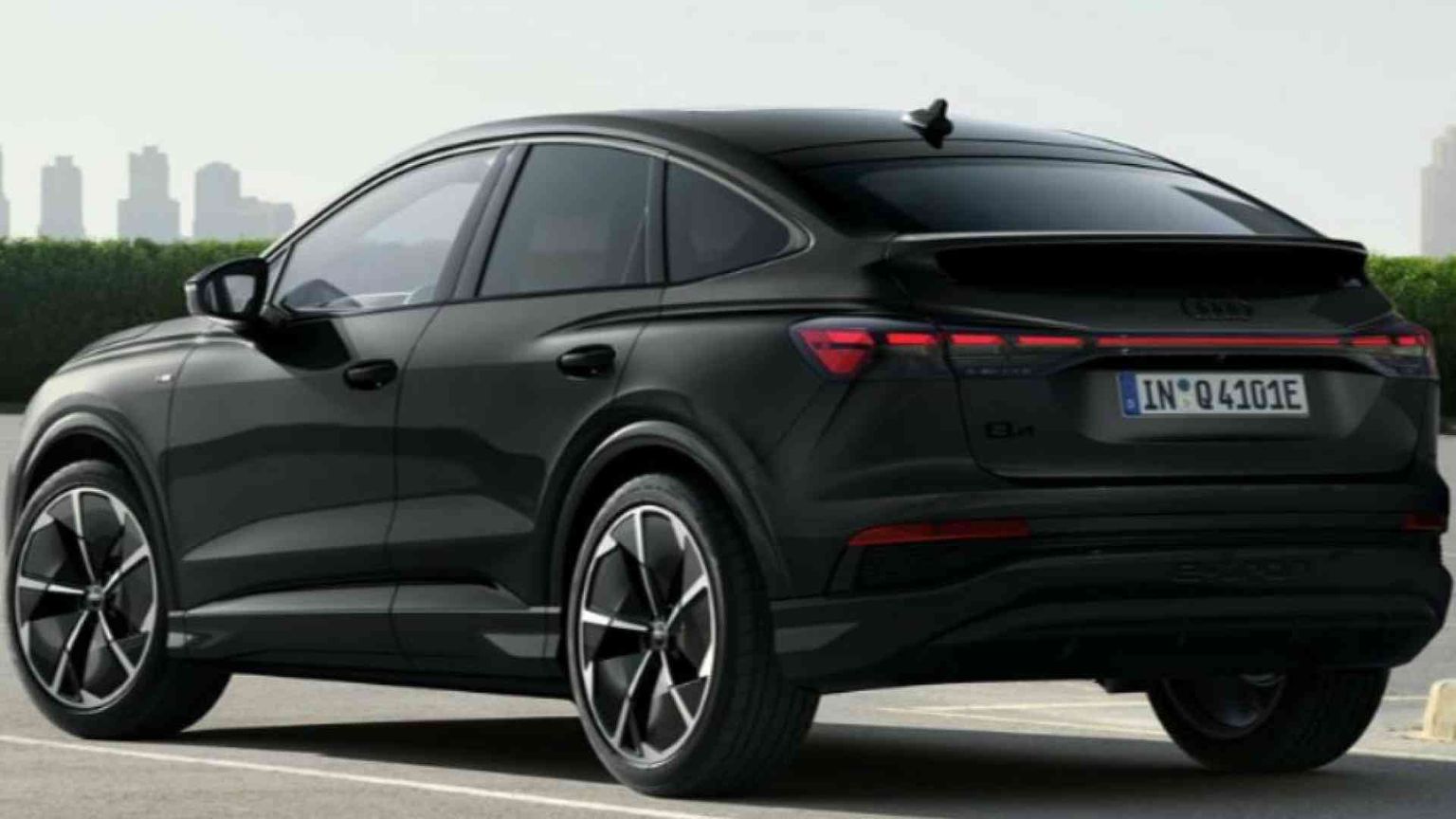 Pare identica, ma è tutta nuova: ecco come è cresciuta l'Audi Q4 e-tron