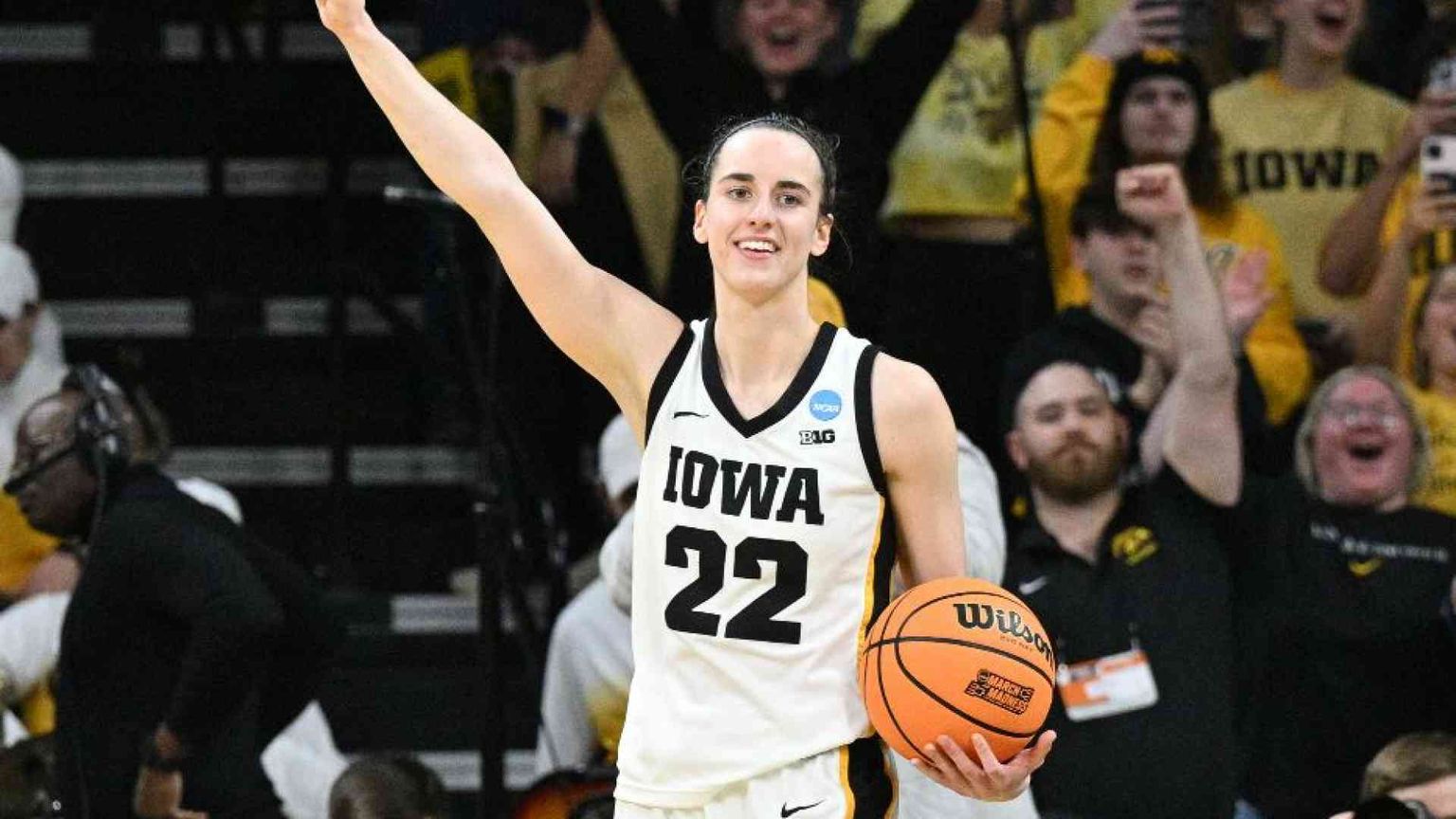 Fede e canestri, la nuova stella Caitlin Clark