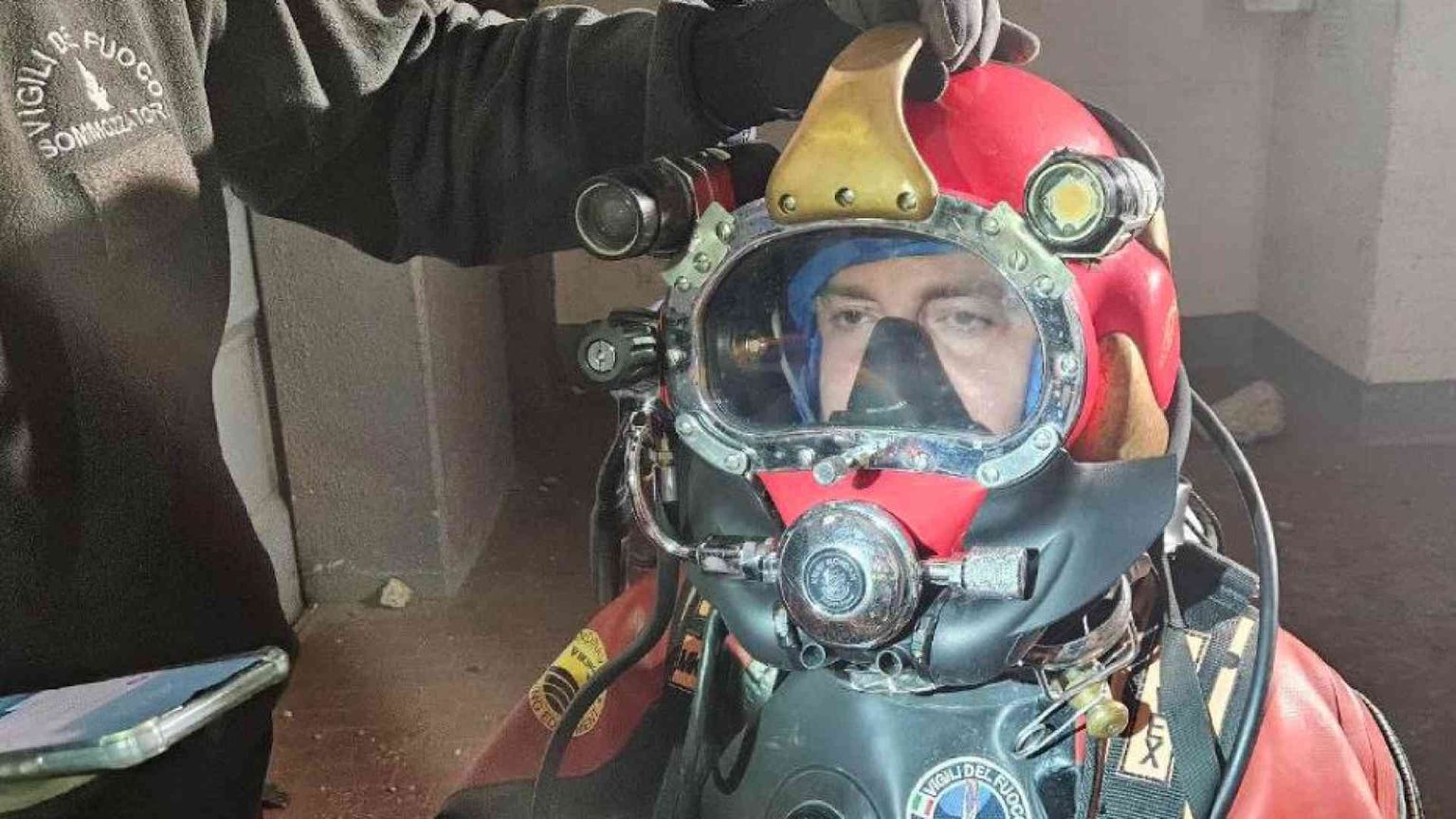 La missione impossibile dei sommozzatori al piano -9. Trovati due corpi