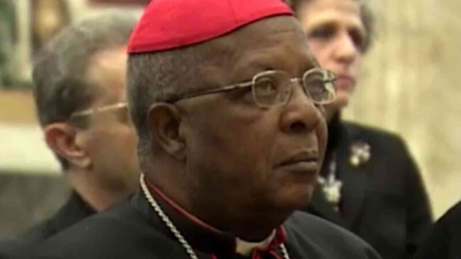 Cambia la data di nascita di Njue: potrà entrare in Conclave fino al 2026