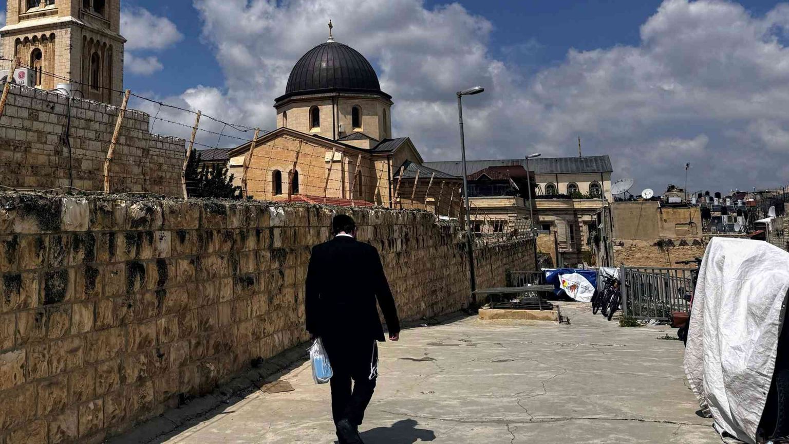 Gerusalemme, l'occupazione israeliana è anche sui tetti della Città Vecchia