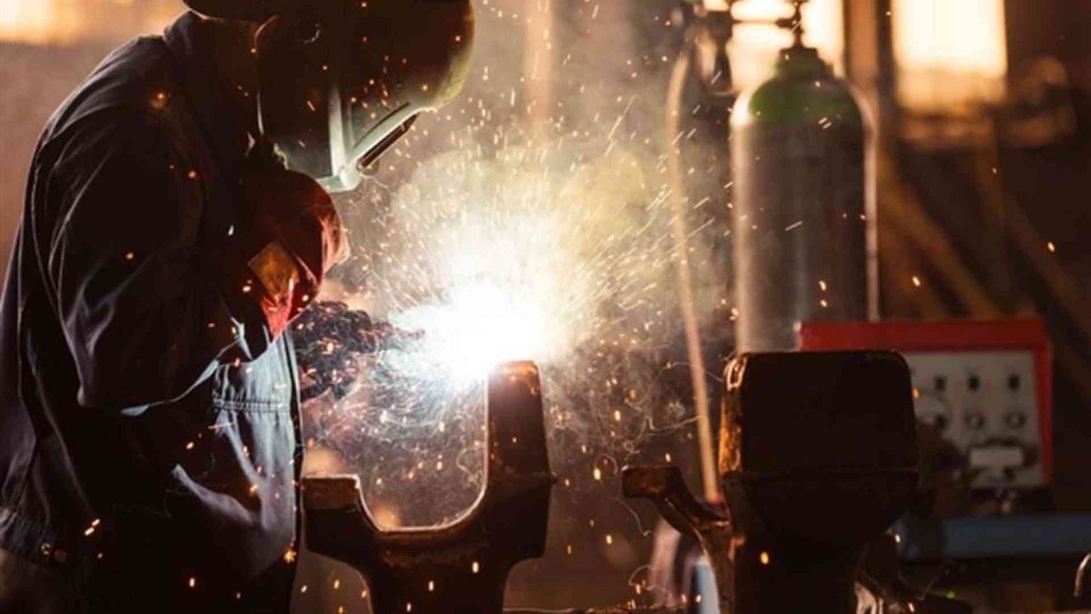 Personale nella grande distribuzione e saldatori da formare