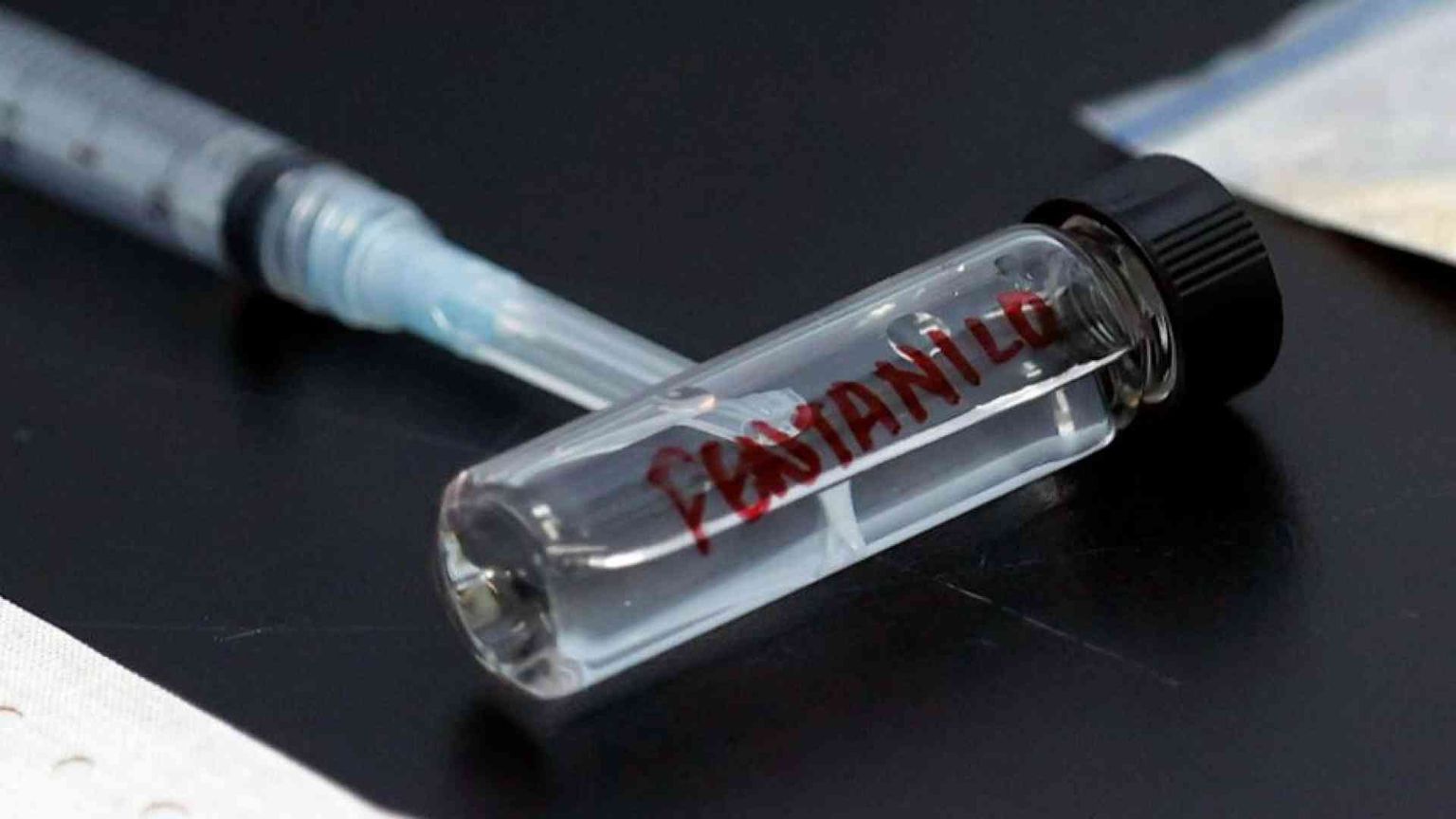 Fentanyl nell'eroina da strada, scatta l'allerta in Italia. Che cosa vuol dire