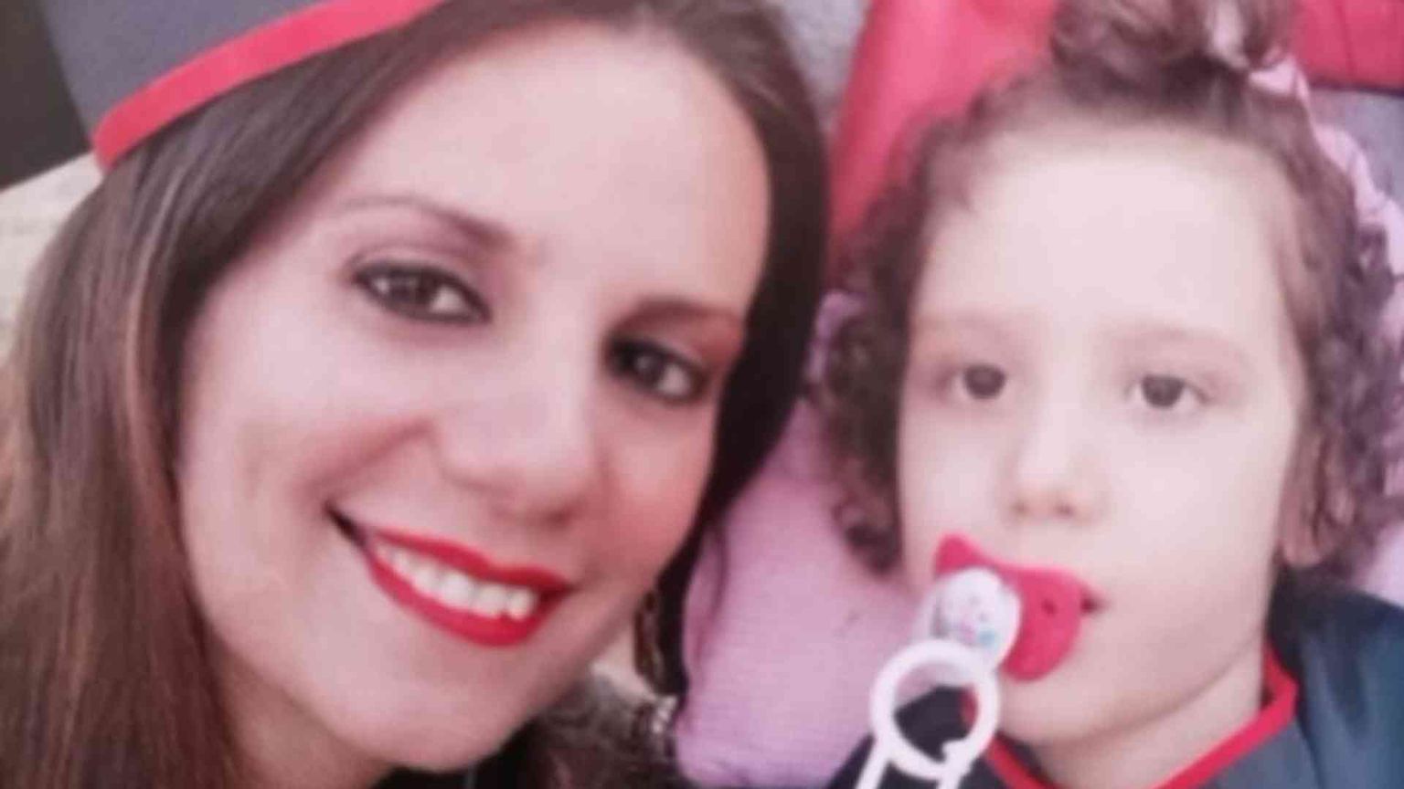 Aurora ama la scuola e i colori. Come gli altri 30 malati nel mondo come lei