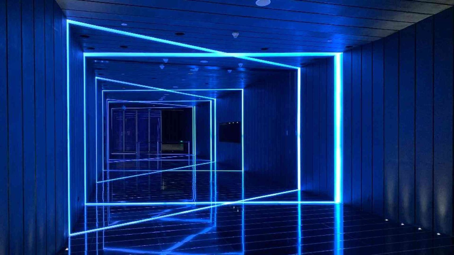 Como: la città di Alessandro Volta celebra la luce