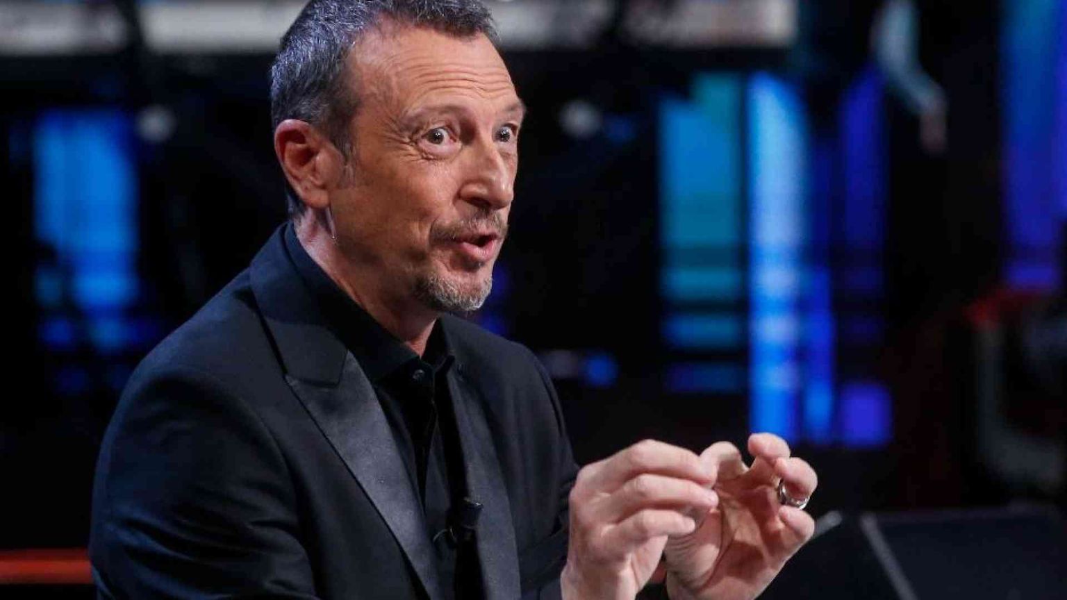 Musica e poesia per Francesco. E a presentare ci sarà Amadeus