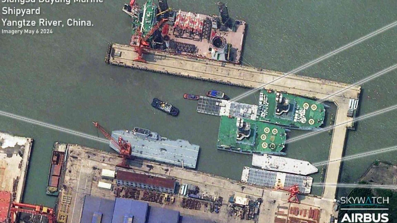 La Cina realizza la prima "portadroni" al mondo