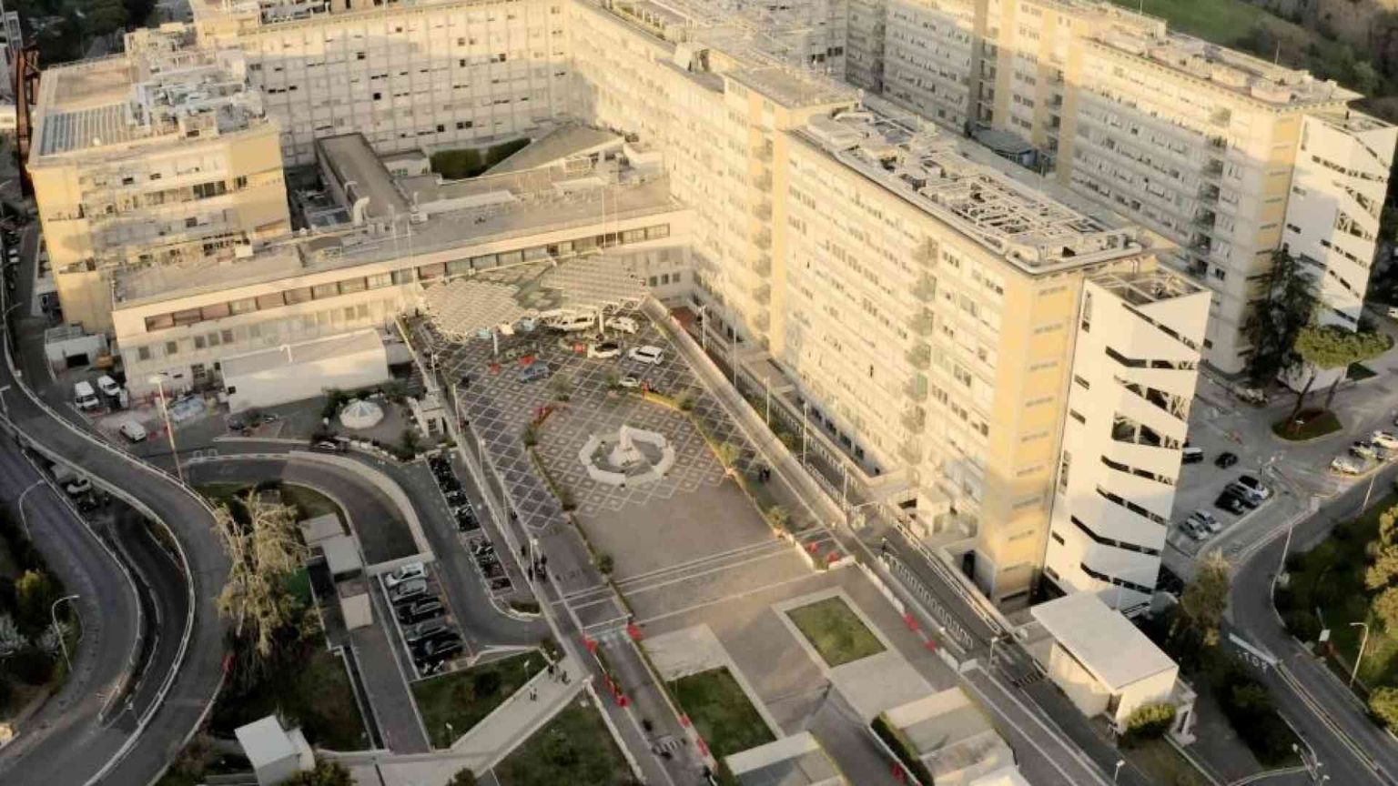 Tumori: terapie e interventi, al Policlinico Gemelli numeri da record