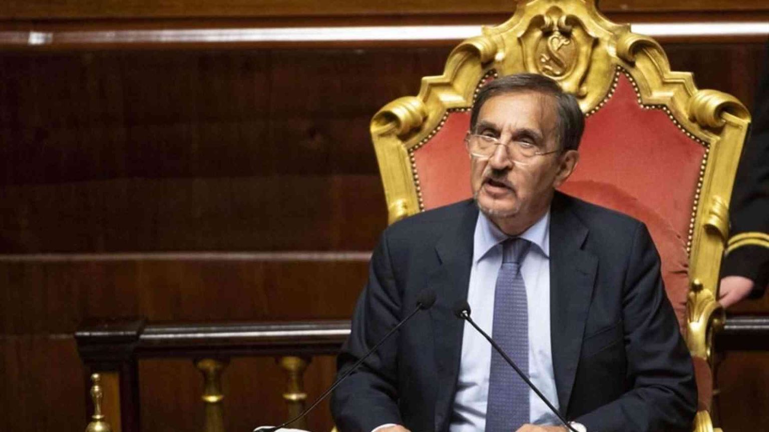 Premierato, rissa sfiorata e seduta sospesa. La Russa convoca i capigruppo