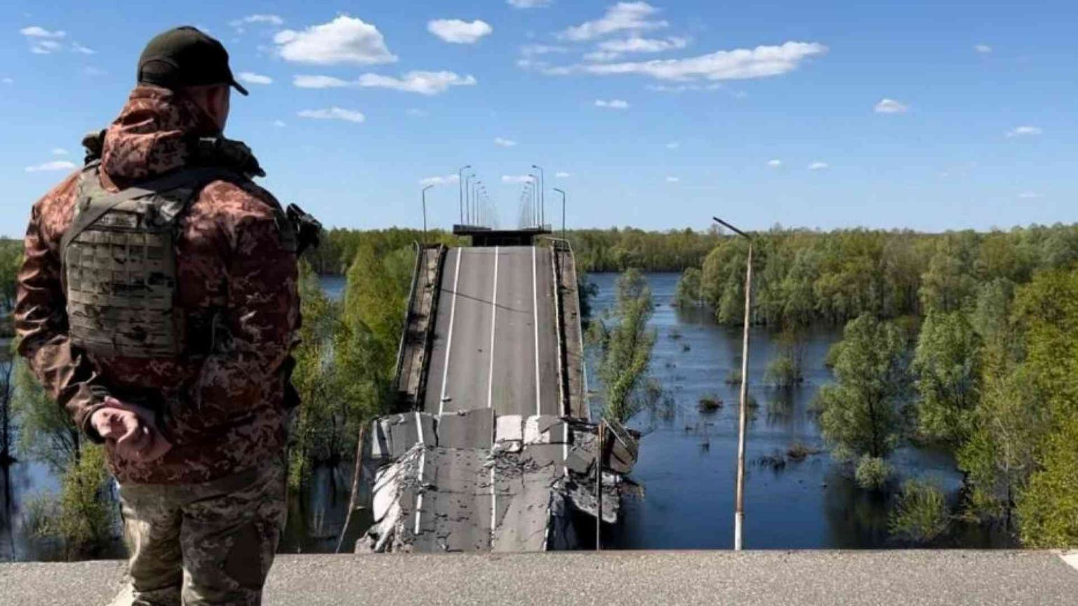 Filo spinato e campi minati: così l'Europa si blinda sul confine Est