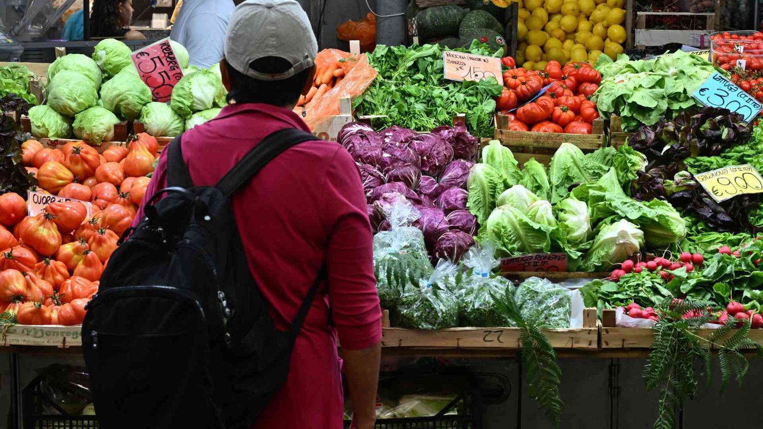 Primavera fredda per il commercio: ad aprile crollano le vendite al dettaglio