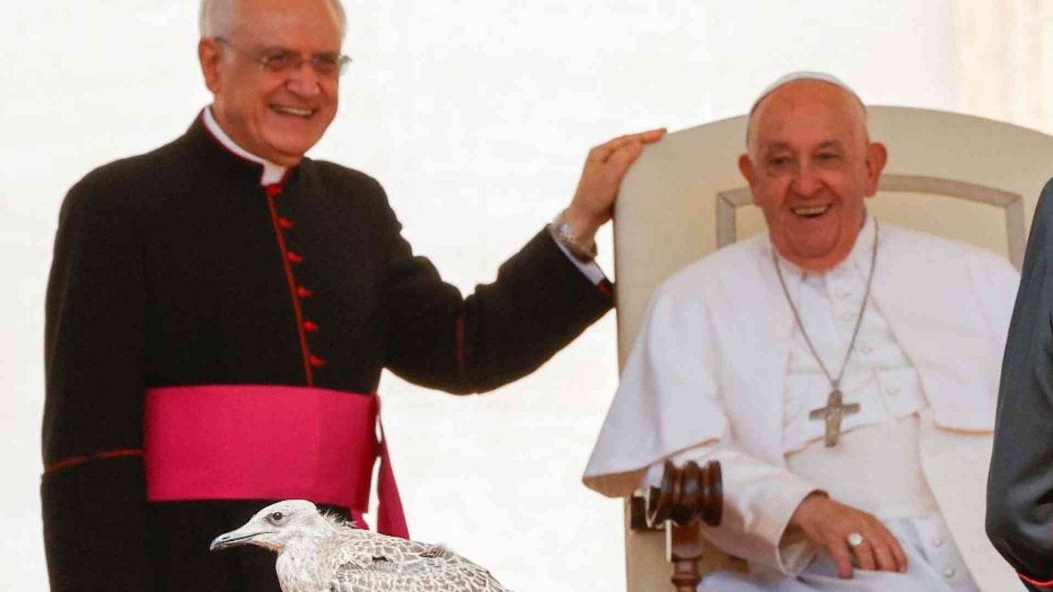 Il Papa: omelie brevi, se no la gente si addormenta