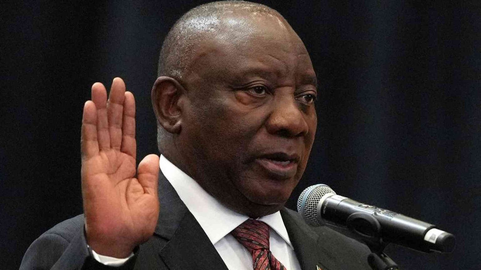 Ramaphosa resta in sella, ma senza il potere assoluto