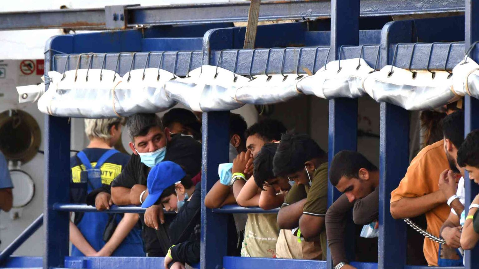 Soccorsi e trasferimenti, quei silenzi sui migranti del mare