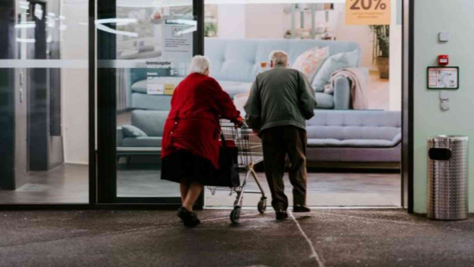 Vivremo più a lungo ma con meno figli: il picco della popolazione già nel 2080