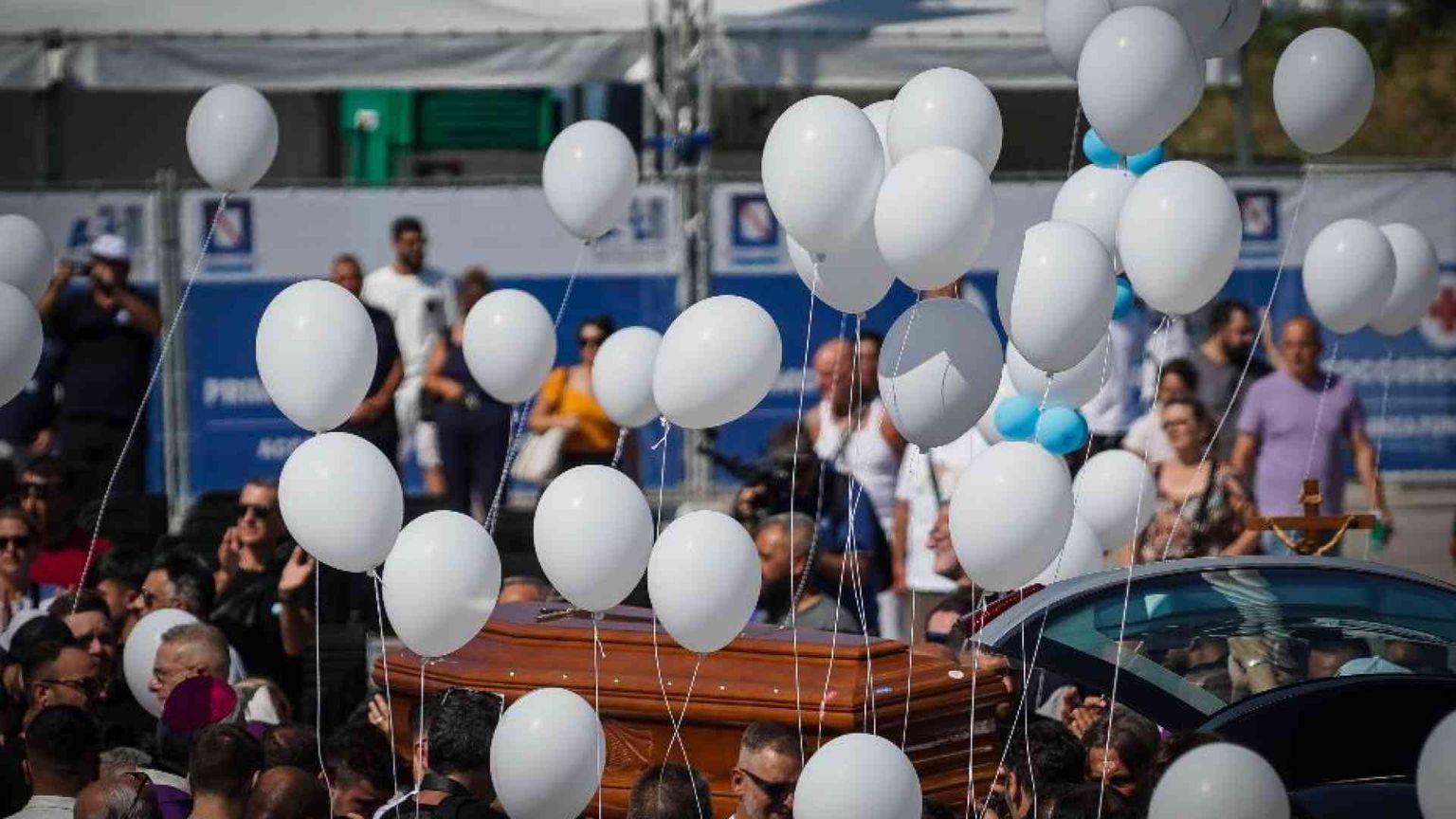 Scampia piange i suoi figli. «Lo Spirito soffi sulle vele»