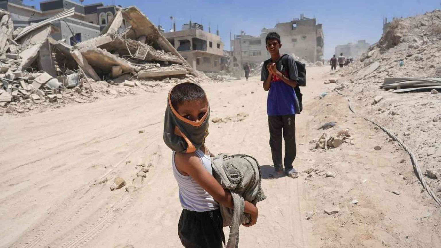 Epatite e sete tra gli sfollati. L’agonia di Gaza sempre più invisibile