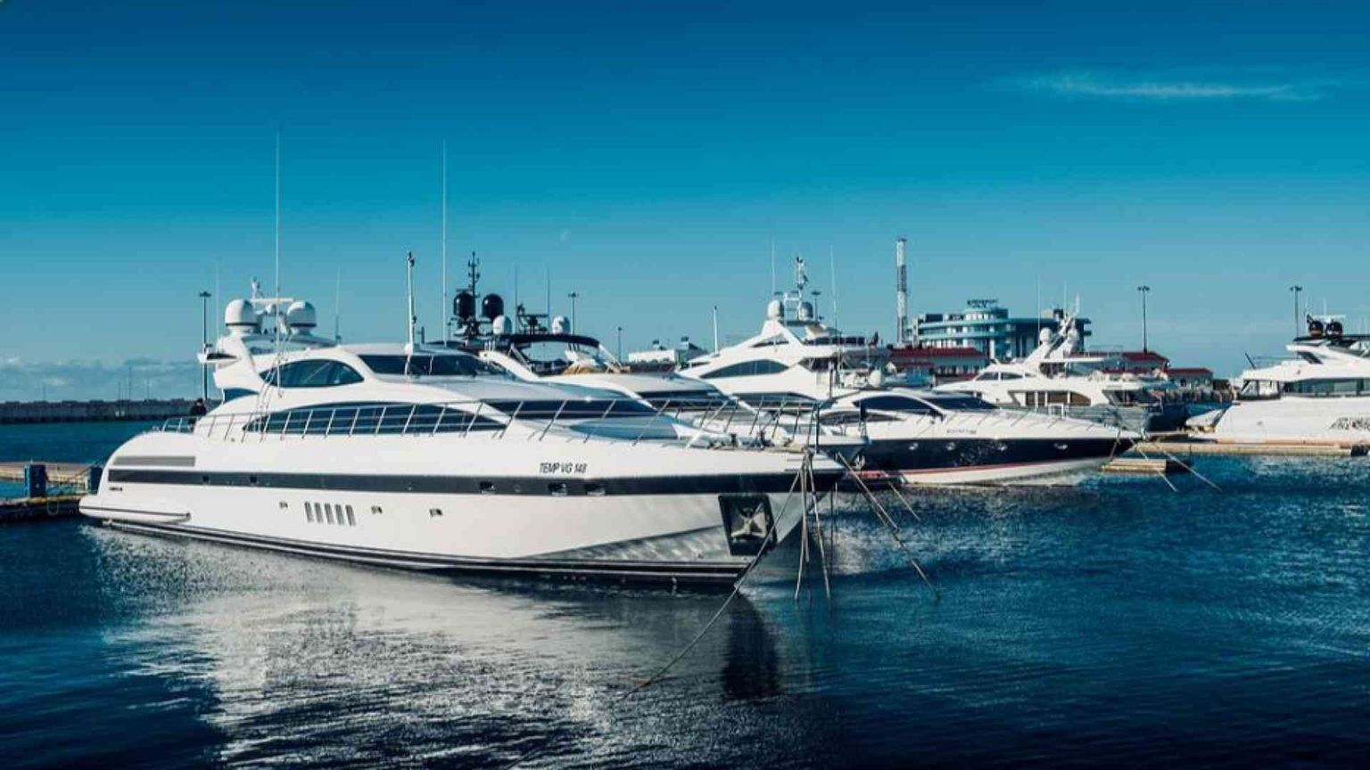 Raddoppia il forfait per i super ricchi ma la tassa resta poco equa