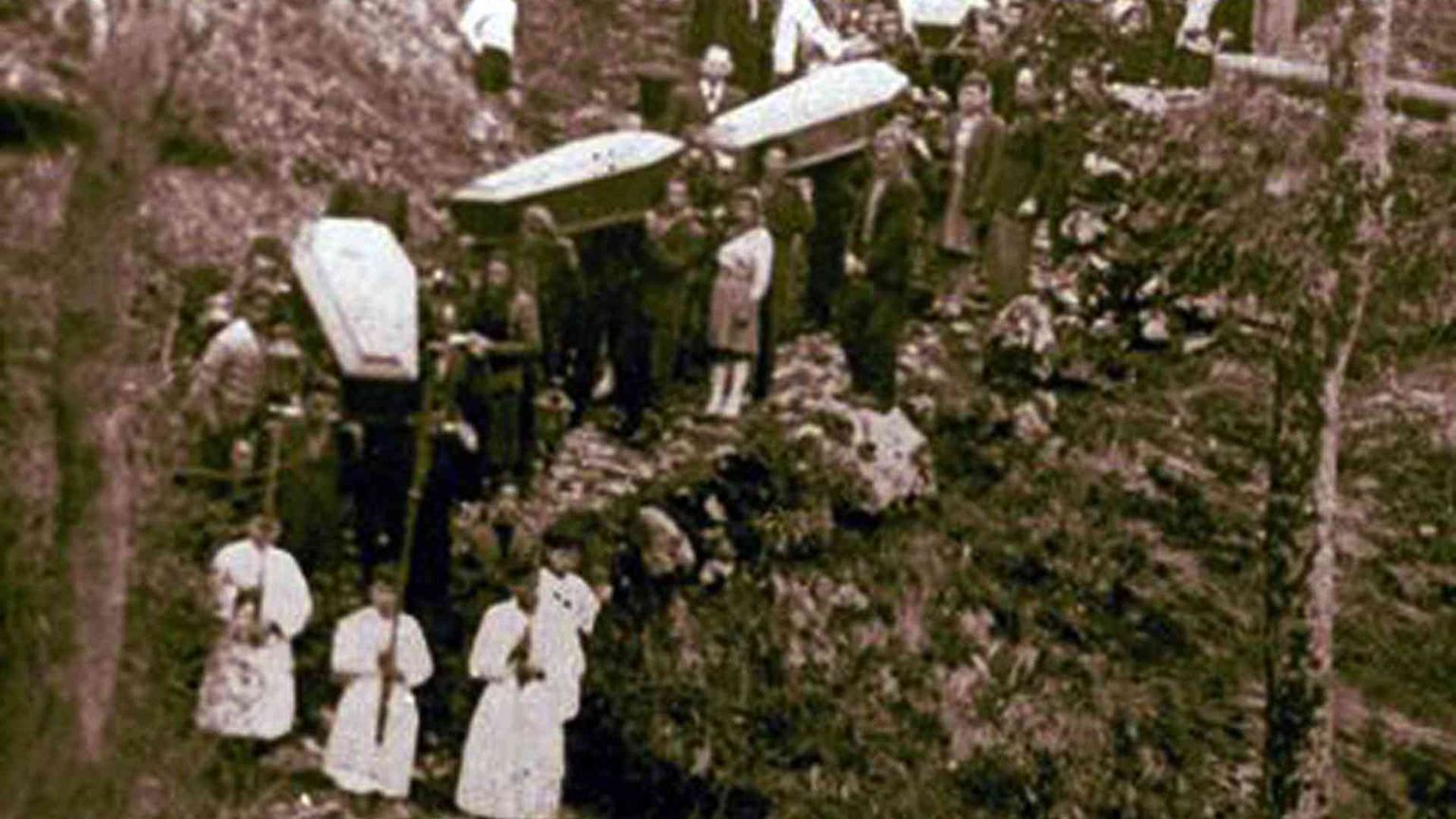 Mattarella: «A Sant'Anna di Stazzema la Repubblica riconosce le sue radici»