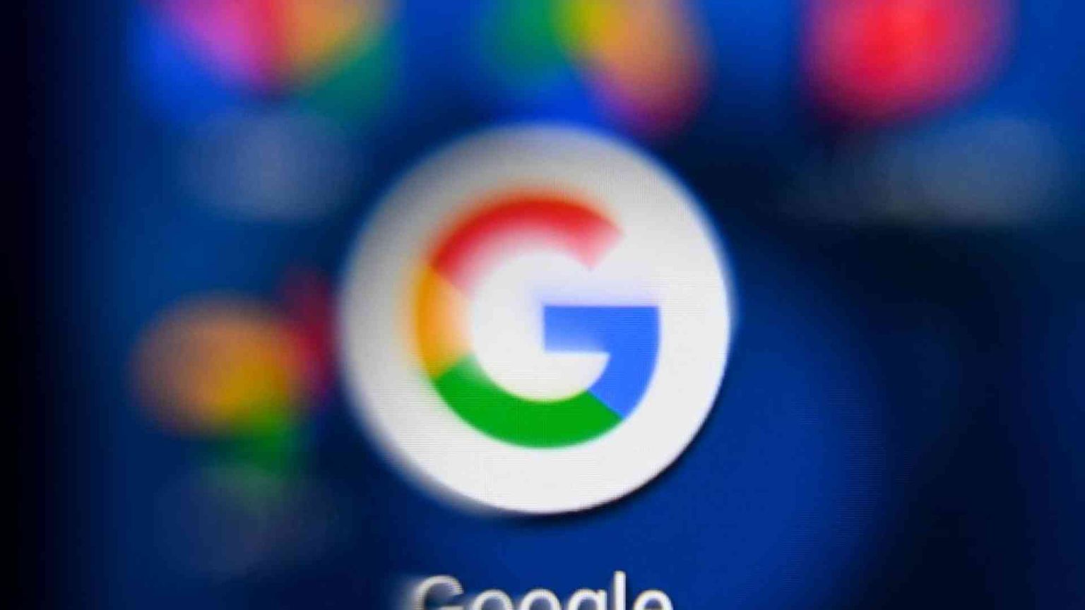 Google ora mostra solo i siti a formato di smartphone. Non adeguiamoci