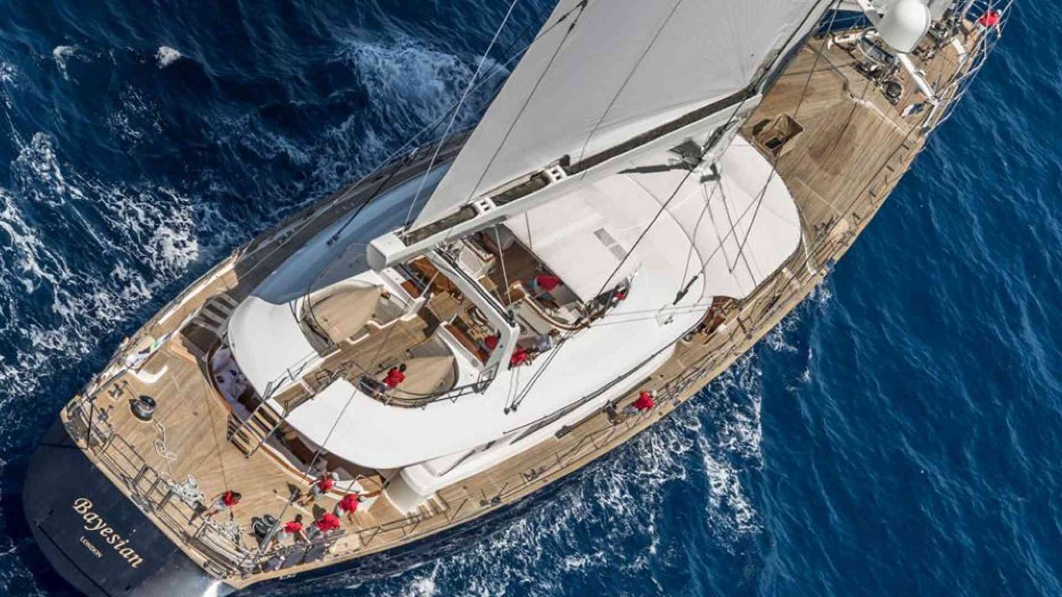 La tempesta, l'Sos, il naufragio: cosa è successo allo yacht Bayesian