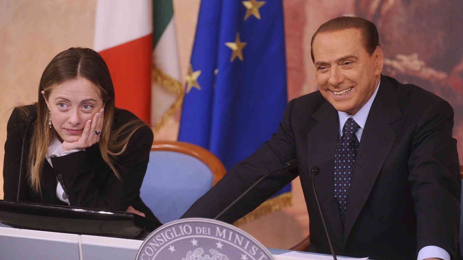 Meloni modello Berlusconi: cosa non è cambiato