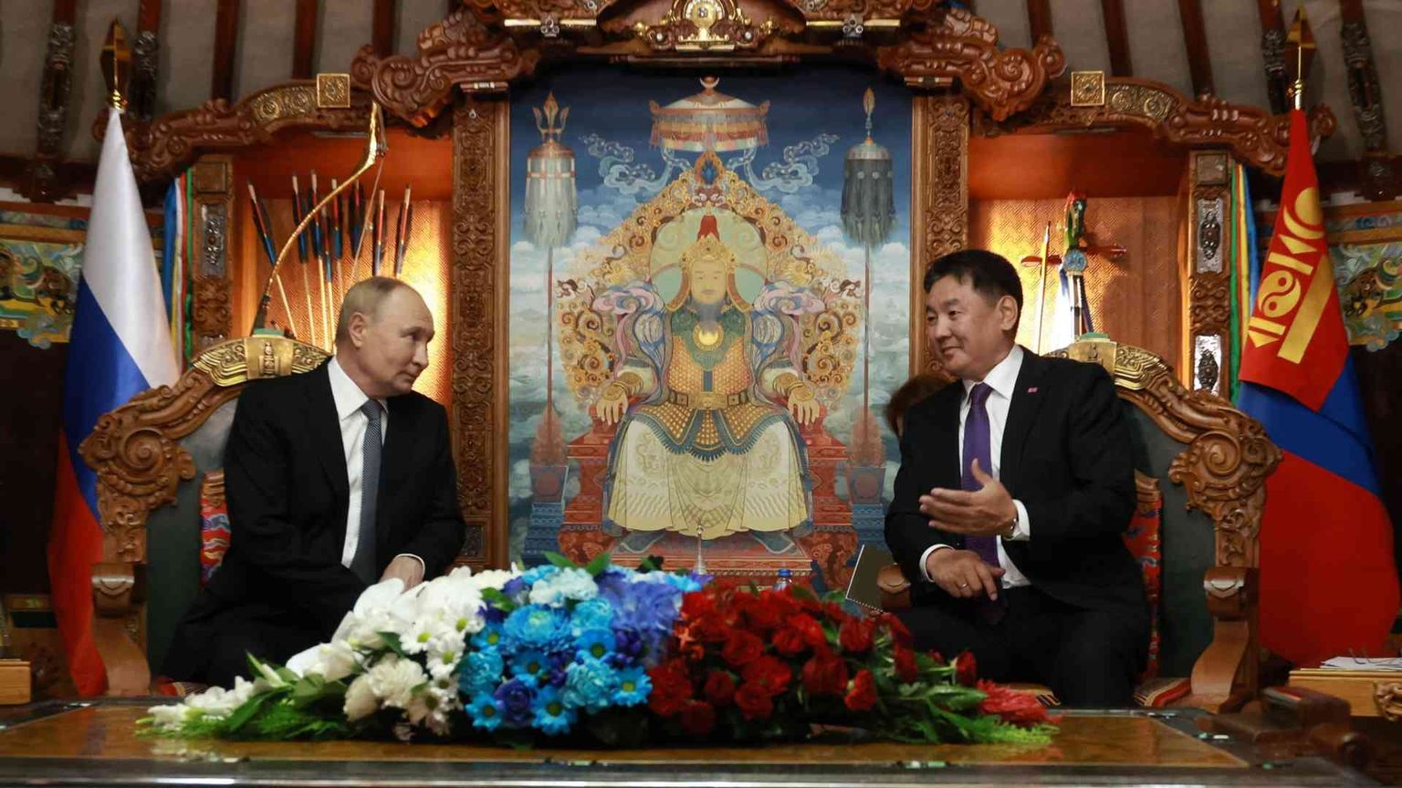 Putin in Mongolia lancia una sfida alla Corte dell'Aja