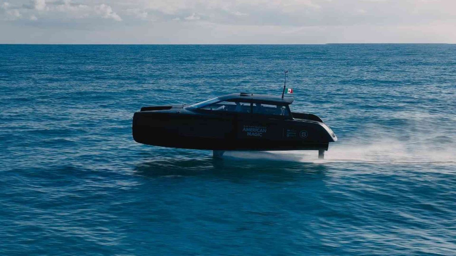 E' italiano il super-motoscafo a idrogeno a supporto di American Magic