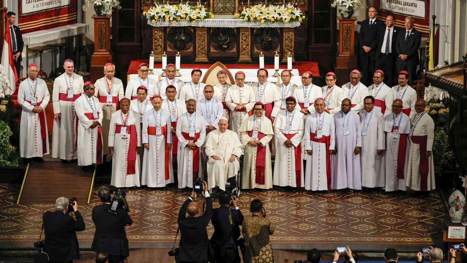 Il Papa: «Aiutare i poveri non è comunismo, è carità»