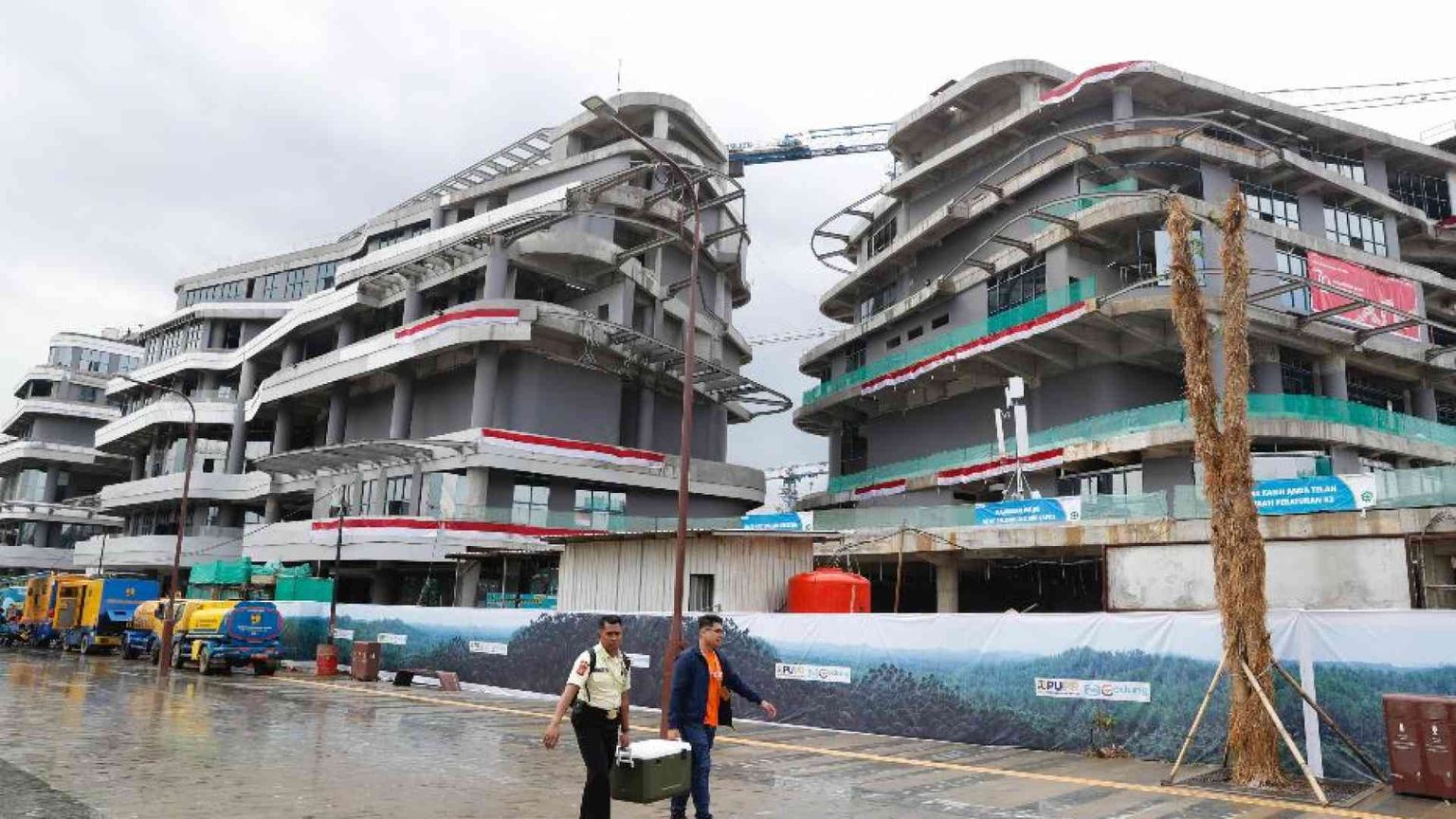 Giacarta si spegne, e la nuova capitale spaventa gli ecologisti