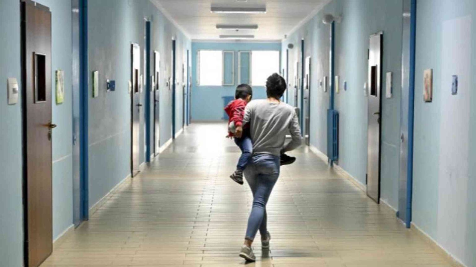 Niente più rinvio di pena per le donne in gravidanza o con figli piccoli