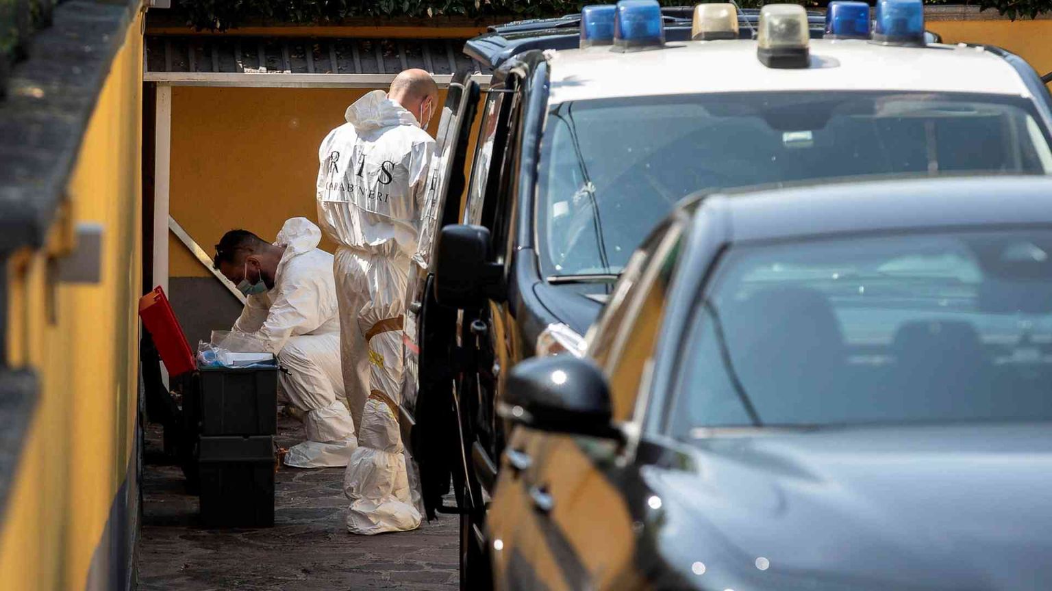 I due neonati morti, i punti da chiarire. Il vescovo: l'ora della responsabilità