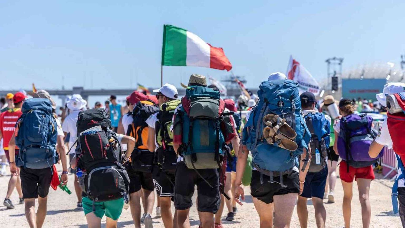 Il Papa ai giovani: siate pellegrini, non turisti della vita