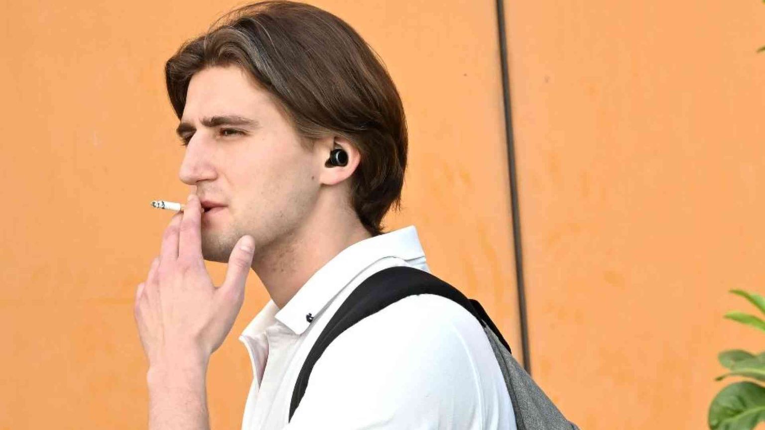 «Troppi tumori: più tasse sul tabacco per ridurre il consumo»