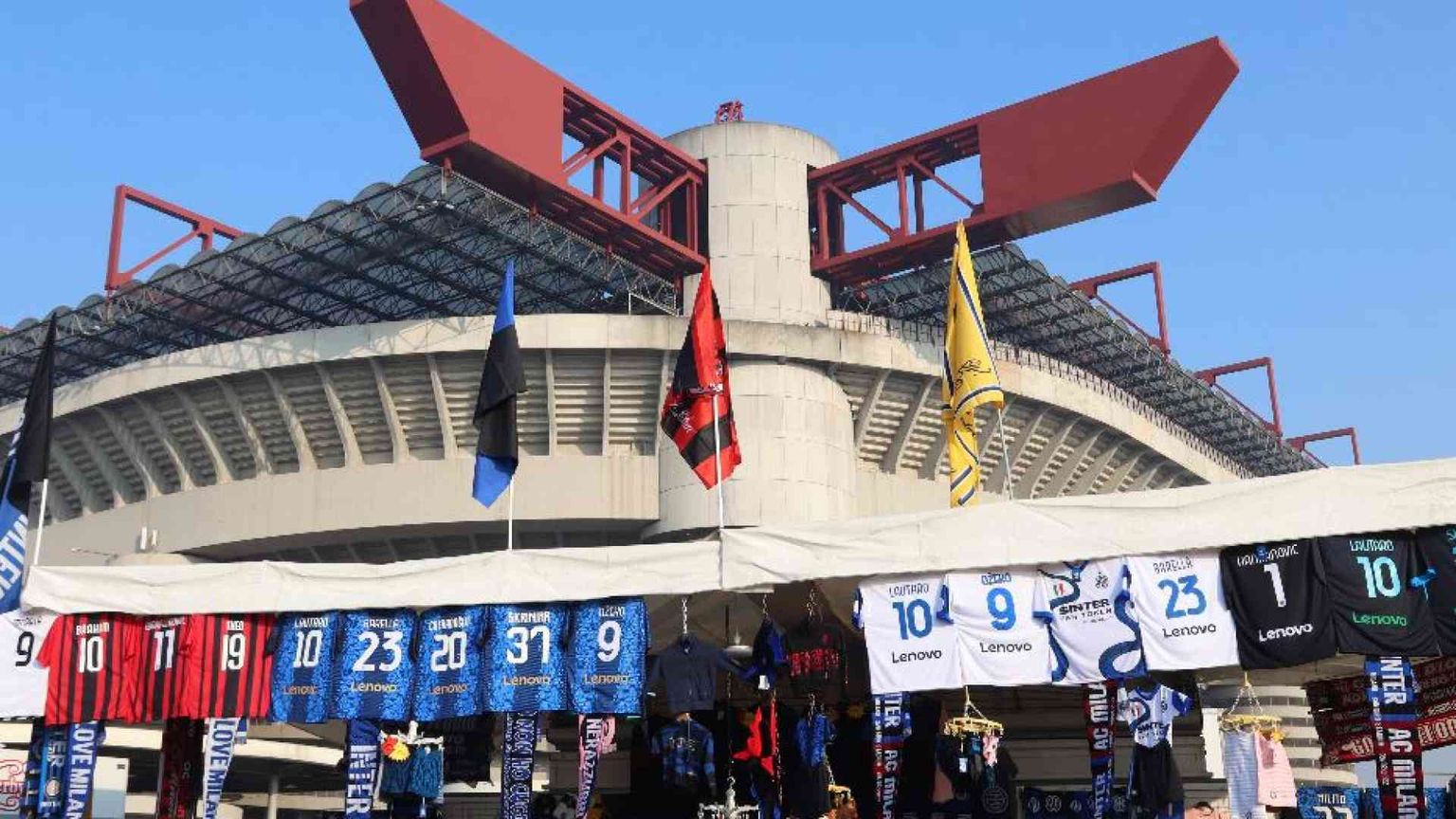 Violenze e racket di biglietti: la mafia dettava legge nelle curve di San Siro