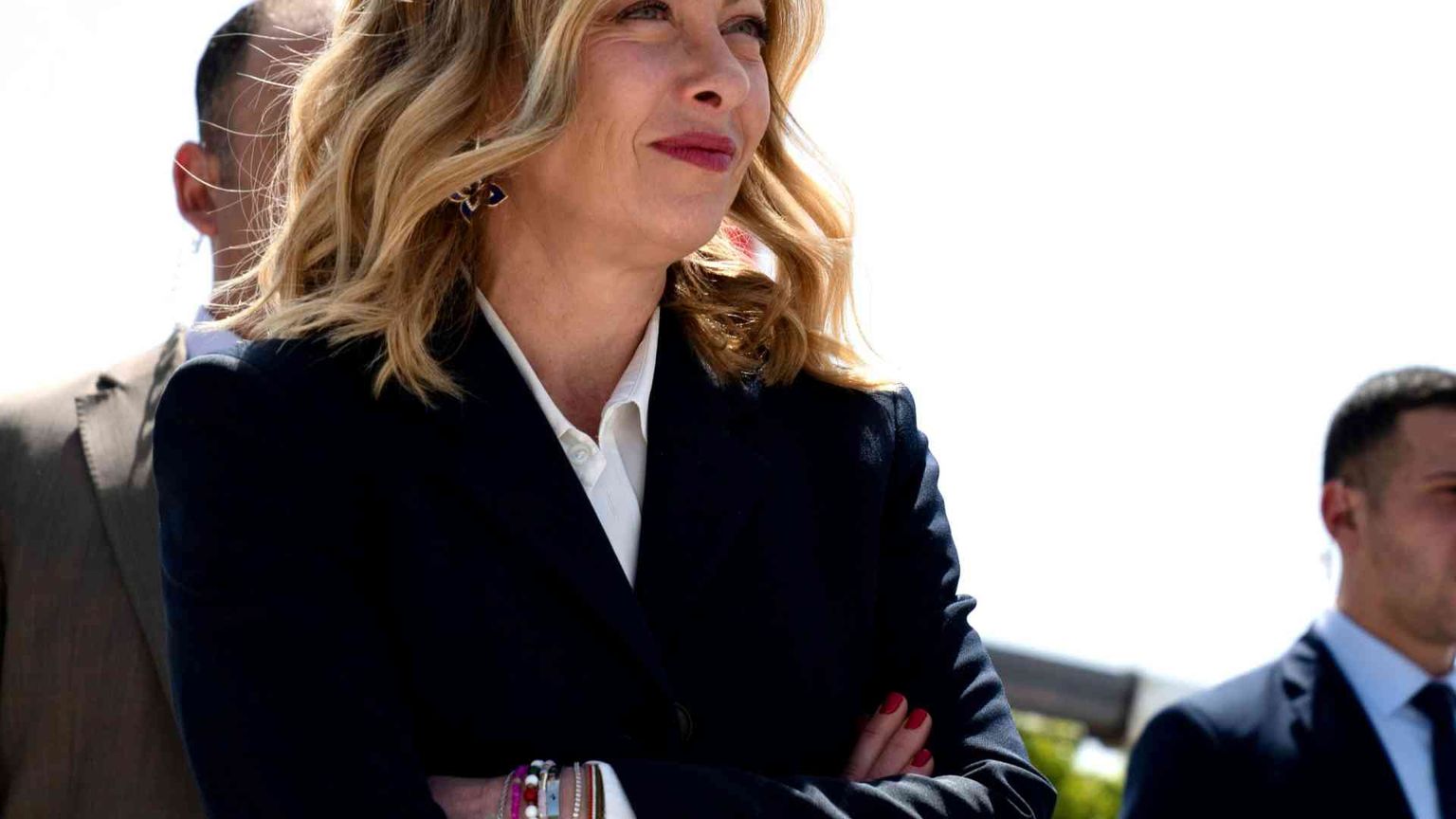 Meloni sente il premier libanese e preme su Israele: «Cessate il fuoco»